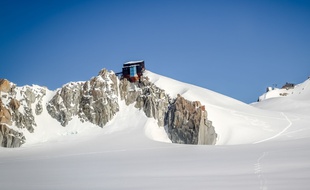 Le refuge des Cosmiques, au Col du Midi