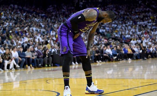 Lebron James a été touché lors de la victoire des Lakers contre les Warriors.