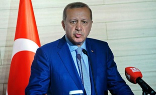 Le président turc Recep Tayyip Erdogan lors d'une conférence de presse à Mogadiscio, en Somalie, le 3 juin 2016