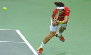 L'Espagne, tenante du titre, a égalisé face à la République Tchèque 2 à 2 en finale de la Coupe Davis, grâce au succès de David Ferrer, N.5 mondial, sur Tomas Berdych 6-2, 6-3, 7-5, dimanche, à Prague.