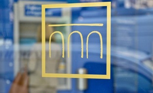 L'Italie, entrée en récession fin 2011 sous le poids de l'austérité, s'y est enfoncée au premier trimestre 2012 avec une contraction de son Produit intérieur brut (PIB) de 0,8% par rapport au trimestre précédent, a confirmé lundi l'institut de statistiques Istat.