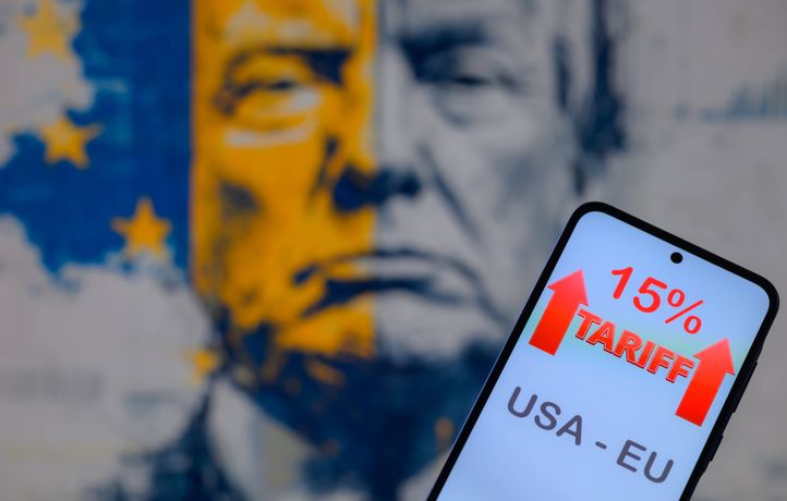 Mais pourquoi l’UE se laisse marcher dessus par Trump sur les droits de douane ?