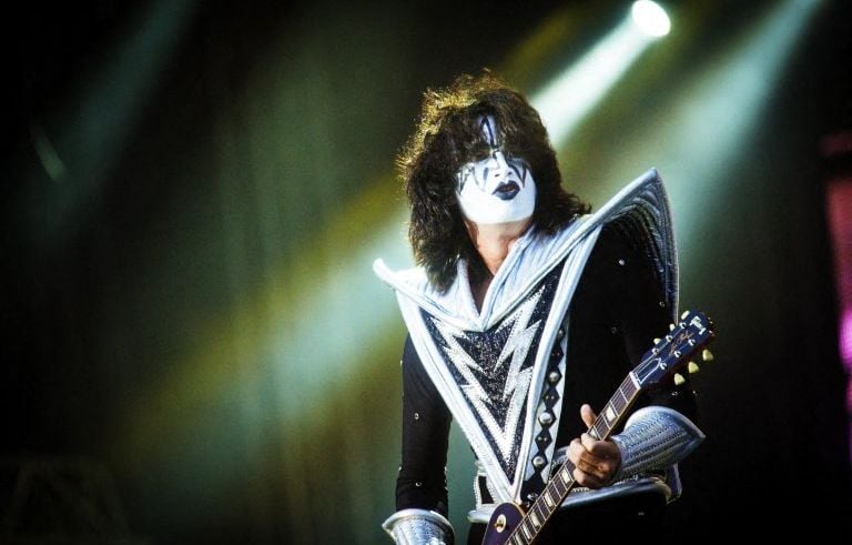 Ancien guitariste du mythique groupe de rock Kiss, Ace Frehley est décédé