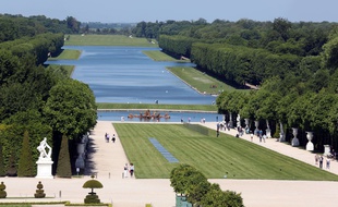 C'est reparti pour les Grandes eaux du château de Versailles.