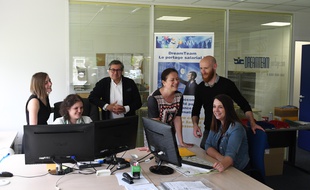 Jean-Marc Bourguignon (au centre), fondateur de la société FreeTeam à Pessac