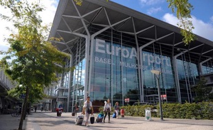 L'aérogare de l'aéroport de Bâle-Mulhouse-Fribourg à Saint-Louis, dans le Haut-Rhin, le 27 août 2014