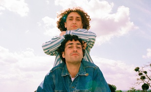 Théo (en haut) et Raphaël Herrerias forment le duo Terrenoire.