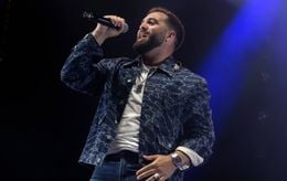 Le chanteur Kendji Girac va raconter sa vie dans un livre en octobre