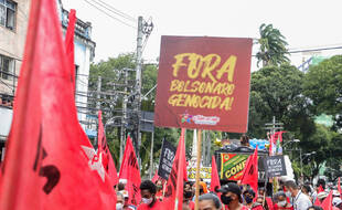 Lors de la manifestation, samedi, à Salvador de Bahia.