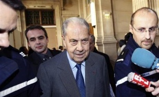 Dix-huit mois d'emprisonnement avec sursis ont été requis lundi devant le tribunal correctionnel de Paris contre l'ancien ministre de l'Intérieur Charles Pasqua, accusé d'avoir passé un "pacte de corruption" pour financer sa campagne des élections européennes de 1999.