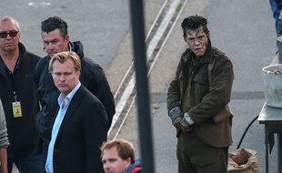 Le réalisateur Christopher Nolan et Harry Styles sur le tournage de Dunkerque