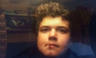 Un avis de recherche a été lancé pour tenter de retrouver l'adolescent.