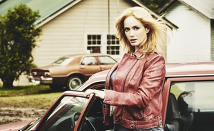 Christina Hendricks dans Hap and Leonard, sur Sundance Channel France e 2 juin.