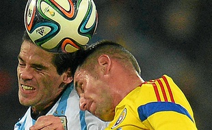 Dragos Grigore (en jaune) lors du match Roumanie - Argentine, le 5 mars.