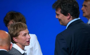 La présidente du Medef, Laurence Parisot, a mis en garde mardi contre les projets fiscaux du gouvernement, dont elle attend "de comprendre" quelle sera la politique, à la veille de l'ouverture de l'Université d'été du mouvement patronal.