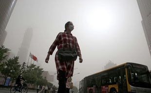 Une vaste tempête de sable a frappé ce jeudi 4 mai Pékin et le nord-ouest de la Chine.