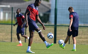 Cheick Diabaté, lors de la reprise de l'entraînement collectif des Girondins, le 26 juin 2015. AFP PHOTO / NICOLAS TUCAT