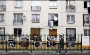 Une enquête réalisée en Seine-Saint-Denis en 2006 révèle l'ampleur des agressions sexistes, violences physiques ou sexuelles, dont les jeunes filles sont victimes dans la rue et/ou en famille, dans ce département de la région parisienne.