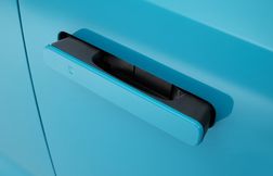 Les poignées de porte escamotables bientôt interdites ?