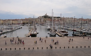 Vue sur le vieux-Port (illustration).