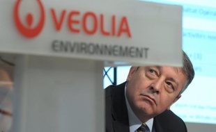 Aux prises avec une rentabilité érodée et une dette trop lourde, Veolia Environnement a annoncé mardi qu'il allait abandonner son activité dans les transports publics (métro, tramways, etc.) pour se concentrer sur l'eau, les déchets et les services énergétiques
