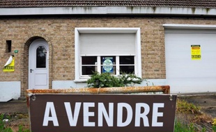 Les taux d'intérêt des crédits immobiliers en France se sont établis en moyenne à 3,60% en juin, contre 3,95% en février, retrouvant ainsi le niveau auquel ils étaient en février 2011, selon une étude de l'Observatoire Crédit Logement/CSA publiée mardi.