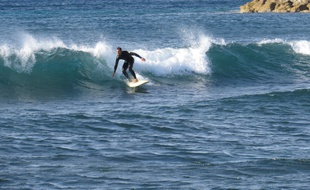 Surf à Sausset-Les-Pins (Bouches-du-Rhône)