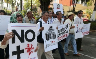 Manifestation contre l'assassinat d'un journaliste, Ruben Espinosa, à Acapulco, au Mexique, le 4 août 2015