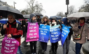 Plus d’un millier d’opposants à l’avortement, à l’élargissement de la PMA et à l’euthanasie ont défilé ce dimanche à Paris.