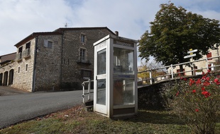 Une cabine téléphonique. Illustration