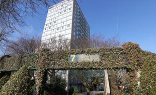 L'immeuble du 7 Mounier dans le quartier Gros Chêne à Rennes. Les tours seront rénovées dans le cadre d'un plan d'urbanisme.