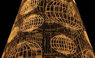 Le sapin de Noël de la place Puerta del Sol, à Madrid, en Espagne, le 12 décembre 2014.