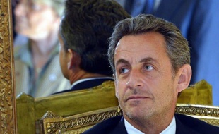Le parquet de Bordeaux envisage de requérir un non-lieu concernant Nicolas Sarkozy, mis en examen pour "abus de faiblesse" à l'égard de la milliardaire Liliane Bettencourt, selon un rapport transmis au ministère de la Justice, indique jeudi soir leParisien.fr