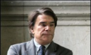 La Cour de cassation met un terme lundi au litige opposant Bernard Tapie au CDR, l'organisme en charge du passif du Crédit Lyonnais, l'occasion d'un spectaculaire rebond pour l'ancien homme d'affaires en faveur duquel le parquet général s'est prononcé.