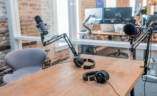 Illustration d'un studio de podcast