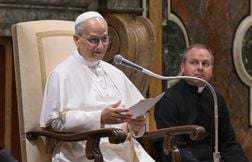 Le pape met en garde contre les « atteintes à la dignité humaine » de l’IA