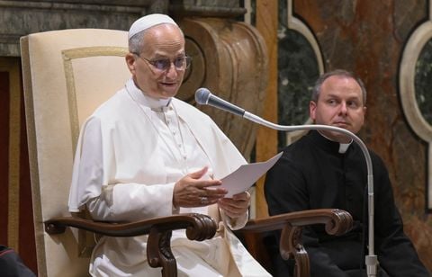 Le pape met en garde contre les « atteintes à la dignité humaine » de l’IA