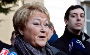 La Première ministre du Québec, Pauline Marois, à Matignon à Paris le 13 décembre 2013