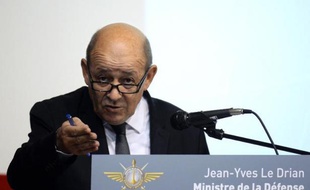 Jean-Yves Le Drian, le ministre de la Défense, a prévu jeudi "bientôt des résultats" pour la vente de Rafale en Inde et dans le Golfe, alors que le Brésil, qui a préféré un appareil suédois, n'était pas une "cible prioritaire".