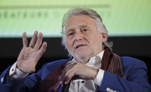 Gilbert Rozon lors d'une conférence de presse en avril 2016.
