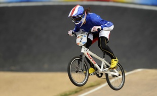Anne-Caroline Chausson lors de son titre de championne olympique de BMX à Pékin en 2008.