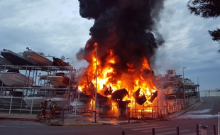 L'incendie a débuté vers 6 heures du matin, ce samedi 18 mai.