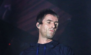 Liam Gallagher sur scène à Manchester.