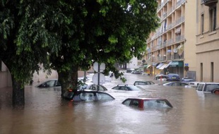 En Corse, le centre ville d'Ajaccio a reçu le 29 mai 2008 en 24 heures quatre fois plus de pluie qu'en un mois, avec 148 mm, un record depuis 1949.