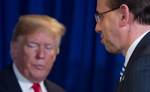 Le n°2 de la Justice, Rod Rosenstein, avec Donald Trump, le 23 mai 2018.