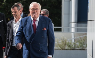 Jean-Marie Le Pen au siège du Front national, à Nanterre, le 20 août 2015.