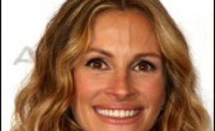 La comédienne américaine Julia Roberts est enceinte de son troisième enfant, a indiqué vendredi la presse spécialisée d'Hollywood.