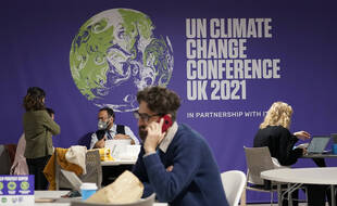 Des négociateurs à Glasgow, samedi 13 novembre 2021.