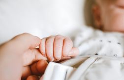 Nash, le bébé né le plus prématurément du monde, a soufflé sa première boug…