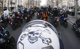 Manifestation de motards à Paris le 8 février 2015 pour dénoncer le plan de lutte contre la pollution de l'air de la mairie de Paris